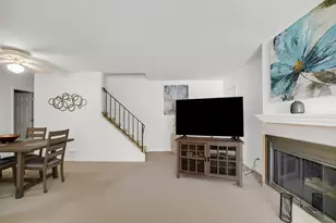 2442 Brunswick Cir, Woodridge, IL 60517 - Photo 12