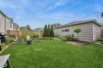 5227 W Berteau Avenue, Chicago, IL 60641 - Photo 28