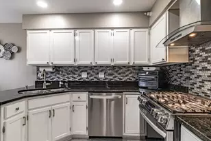 1228 Orleans Dr, Mundelein, IL 60060 - Photo 10