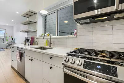 1421 W Chicago Avenue, Chicago, IL 60642 - Photo 2