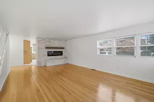 114 N Lancaster St, Mount Prospect, IL 60056 - Photo 4