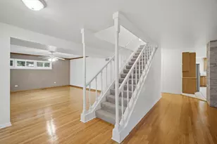 114 N Lancaster St, Mount Prospect, IL 60056 - Photo 2