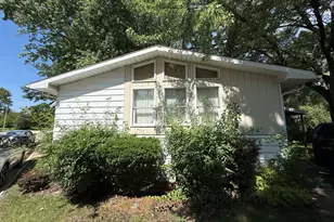224 Big Peninsula Rd, Elgin, IL 60123 - Photo 1