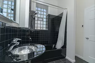 1024 N Western Ave, Chicago, IL 60622 - Photo 16