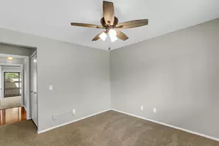 2138 Harbor Town Cir, Champaign, IL 61821 - Photo 24