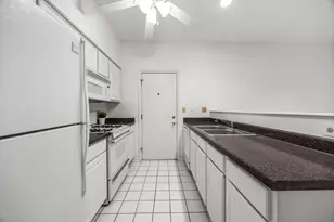 30 W 20th St, Lombard, IL 60148 - Photo 10
