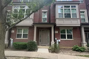 707 N Telluride Ct, Vernon Hills, IL 60061 - Photo 2