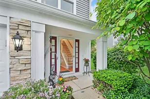 627 N Charter Hall Dr, Palatine, IL 60067 - Photo 4