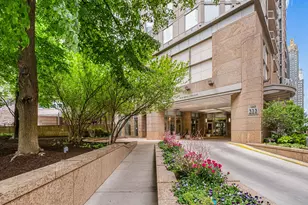 222 N Columbus Dr, Chicago, IL 60601 - Photo 22