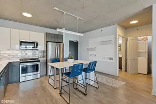 1025 W Addison St, Chicago, IL 60613 - Photo 12