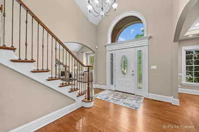 320 N Waynes Court, Palatine, IL 60067 - Photo 2