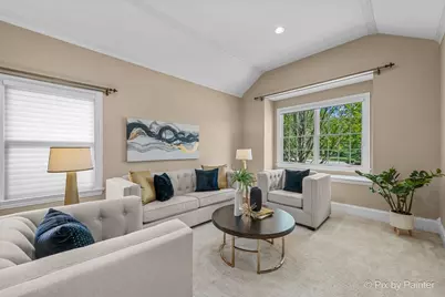 320 N Waynes Court, Palatine, IL 60067 - Photo 4