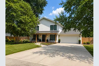 707 W Woodland Road, Lake Bluff, IL 60044 - Photo 1