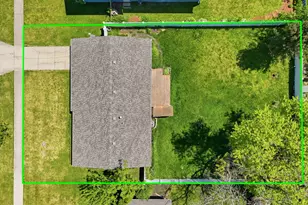 1151 Leawood Dr, Elgin, IL 60120 - Photo 20