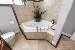 4755 N Kilbourn Ave, Chicago, IL 60630 - Photo 18