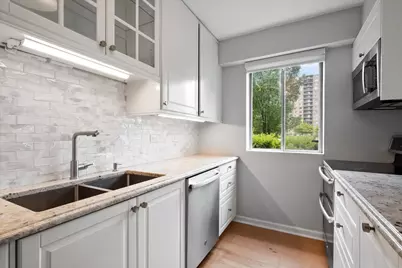 7061 N Kedzie Avenue #115, Chicago, IL 60645 - Photo 12