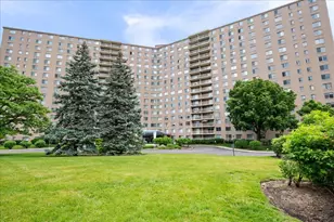 7061 N Kedzie Ave, Chicago, IL 60645 - Photo 1