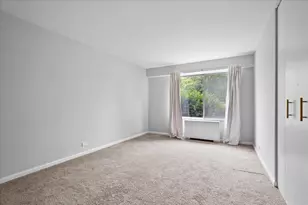 7061 N Kedzie Ave, Chicago, IL 60645 - Photo 14