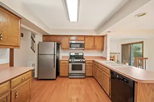 11103 Regency Dr, Westchester, IL 60154 - Photo 8