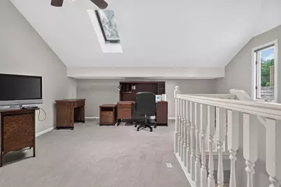 640 Walnut Oaks Drive, Roselle, IL 60172 - Photo 32