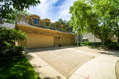 640 Walnut Oaks Drive, Roselle, IL 60172 - Photo 2