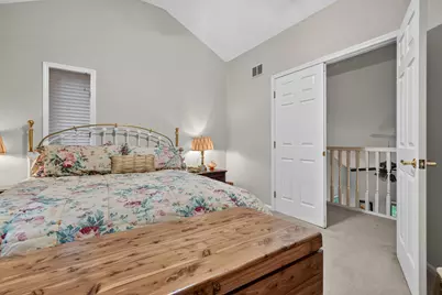 640 Walnut Oaks Drive, Roselle, IL 60172 - Photo 20