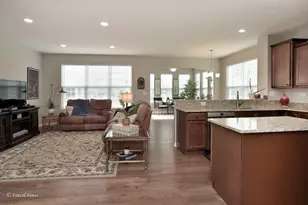 980 Prescott Ln, Pingree Grove, IL 60140 - Photo 2