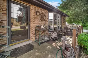 10013 W Lyndale Ave, Melrose Park, IL 60164 - Photo 2