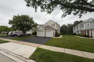 266 Greensboro Ct, Elk Grove Village, IL 60007 - Photo 1