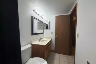 266 Greensboro Ct, Elk Grove Village, IL 60007 - Photo 14