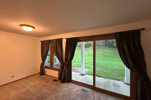 266 Greensboro Ct, Elk Grove Village, IL 60007 - Photo 8