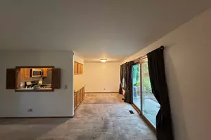 266 Greensboro Ct, Elk Grove Village, IL 60007 - Photo 6