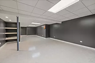 2346 Woodside Ct, Carpentersville, IL 60110 - Photo 28