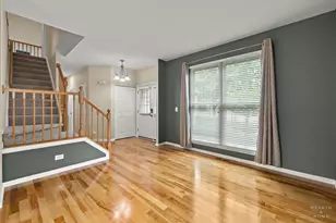 2346 Woodside Ct, Carpentersville, IL 60110 - Photo 8