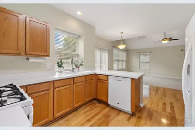 [Address not provided], Carpentersville, IL 60110 - Photo 10