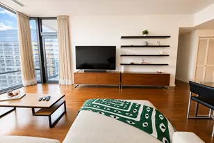 240 E Illinois St, Chicago, IL 60611 - Photo 10