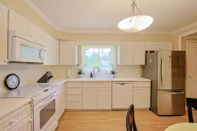 6104 Westgate Court, Woodridge, IL 60517 - Photo 10