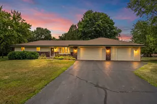 6851 Strong Box Cir, Roscoe, IL 61073 - Photo 1