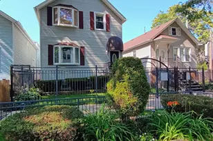2516 W Lyndale St, Chicago, IL 60647 - Photo 2
