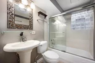 2516 W Lyndale St, Chicago, IL 60647 - Photo 14