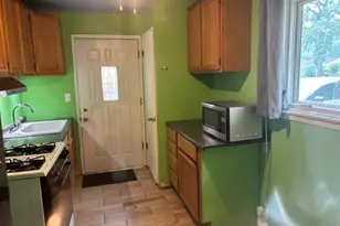 22 Meadowlark Ln, Carpentersville, IL 60110 - Photo 2
