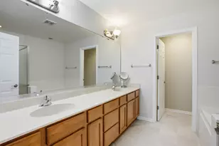 4243 Linden Tree Ln, Glenview, IL 60026 - Photo 20