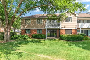 234 Deerpath Ct, Schaumburg, IL 60193 - Photo 6