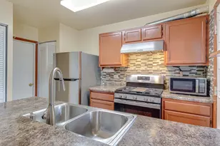 7459 Grant Cir, Hanover Park, IL 60133 - Photo 22