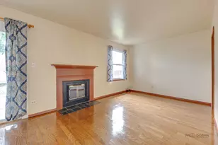 7459 Grant Cir, Hanover Park, IL 60133 - Photo 14