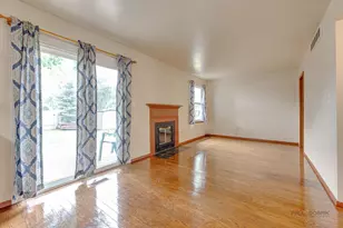 7459 Grant Cir, Hanover Park, IL 60133 - Photo 16