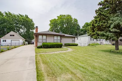 10113 McLean Avenue, Melrose Park, IL 60164 - Photo 2