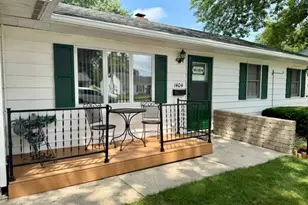 1404 Rolling Green Dr, Mendota, IL 61342 - Photo 2