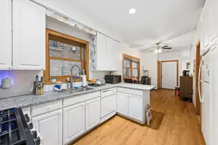 1721 W Julian St, Chicago, IL 60622 - Photo 20