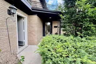 512 Karey Ct, Wilmette, IL 60091 - Photo 2